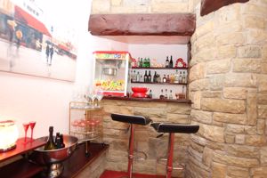 Photo 32- click for photo gallery